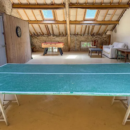 Historic Coach House On A French Chateau Estate * Montsûrs
