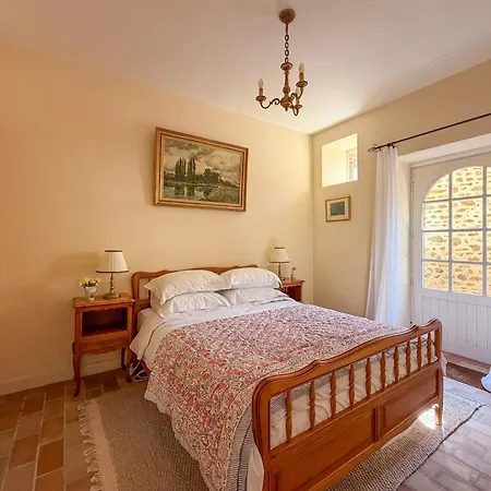 Σπίτι διακοπών Historic Coach House On A French Chateau Estate Montsûrs