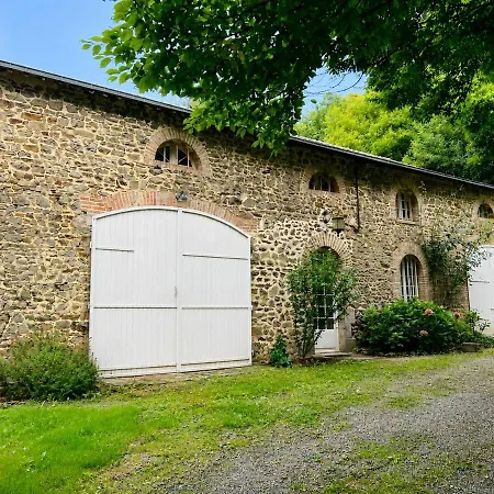 Historic Coach House On A French Chateau Estate * Montsûrs