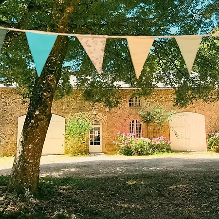 Historic Coach House On A French Chateau Estate Ferienhaus *