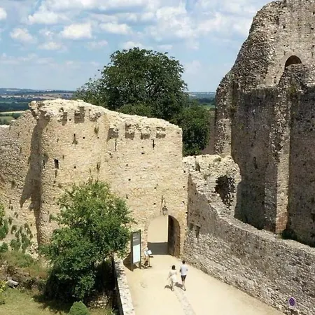 Σπίτι διακοπών Historic Coach House On A French Chateau Estate Montsûrs